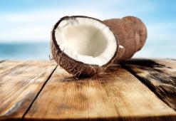 Vienkārša kokosriekstu eļļa - kompleksa aizsardzība matiem, kam nepieciešama pastiprināšana