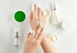 Kā rūpēties par rokām? Mājas eļļas manikīrs, dabiskas procedūras un mērcēšana