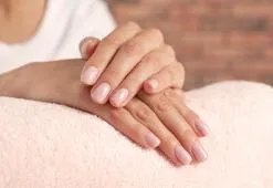 Gēls noņemts! Kā labot pēc gēllakas manikīra bojātus nagus ?