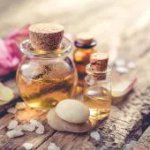 Kura eļļa vislabāk samazina strijas? Iepazīstieties ar efektīvāko ādas kopšanu un tās sastāvdaļām